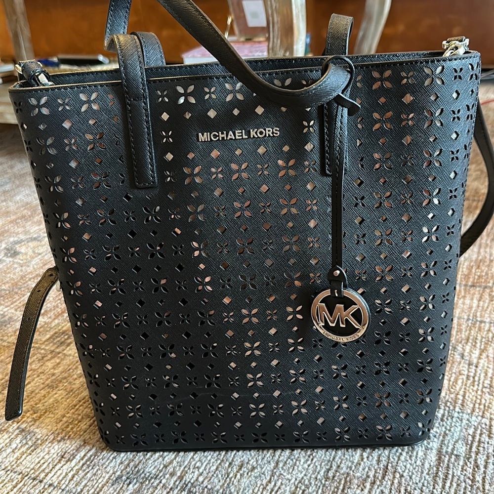 EUC Black & silver Michael Kors tote bag w/ laser cut out pattern & crossbody
